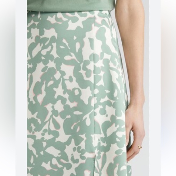 Hugo Boss Veconty Floral Side Slit Midi Skirt in Green Sz 8 - Picture 3 of 11